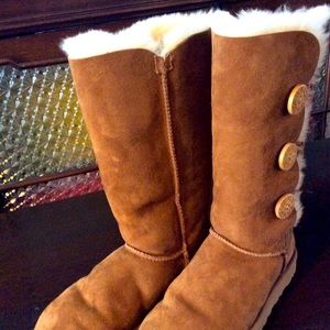 . W Bailey bottom UGG Boots